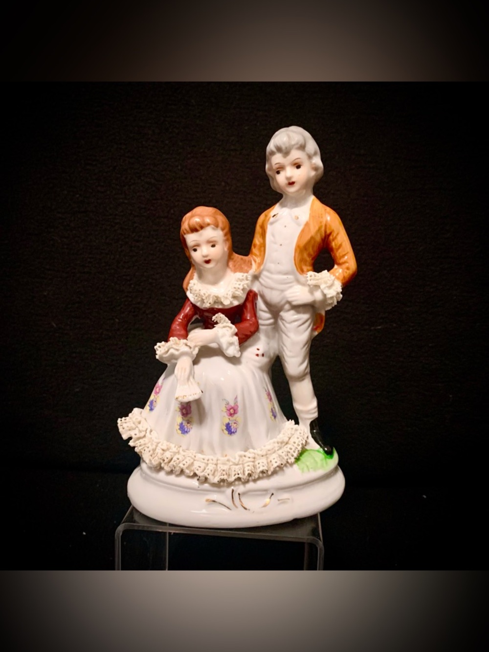 🔍Vintage Victorian Couple Porcelain Figurine